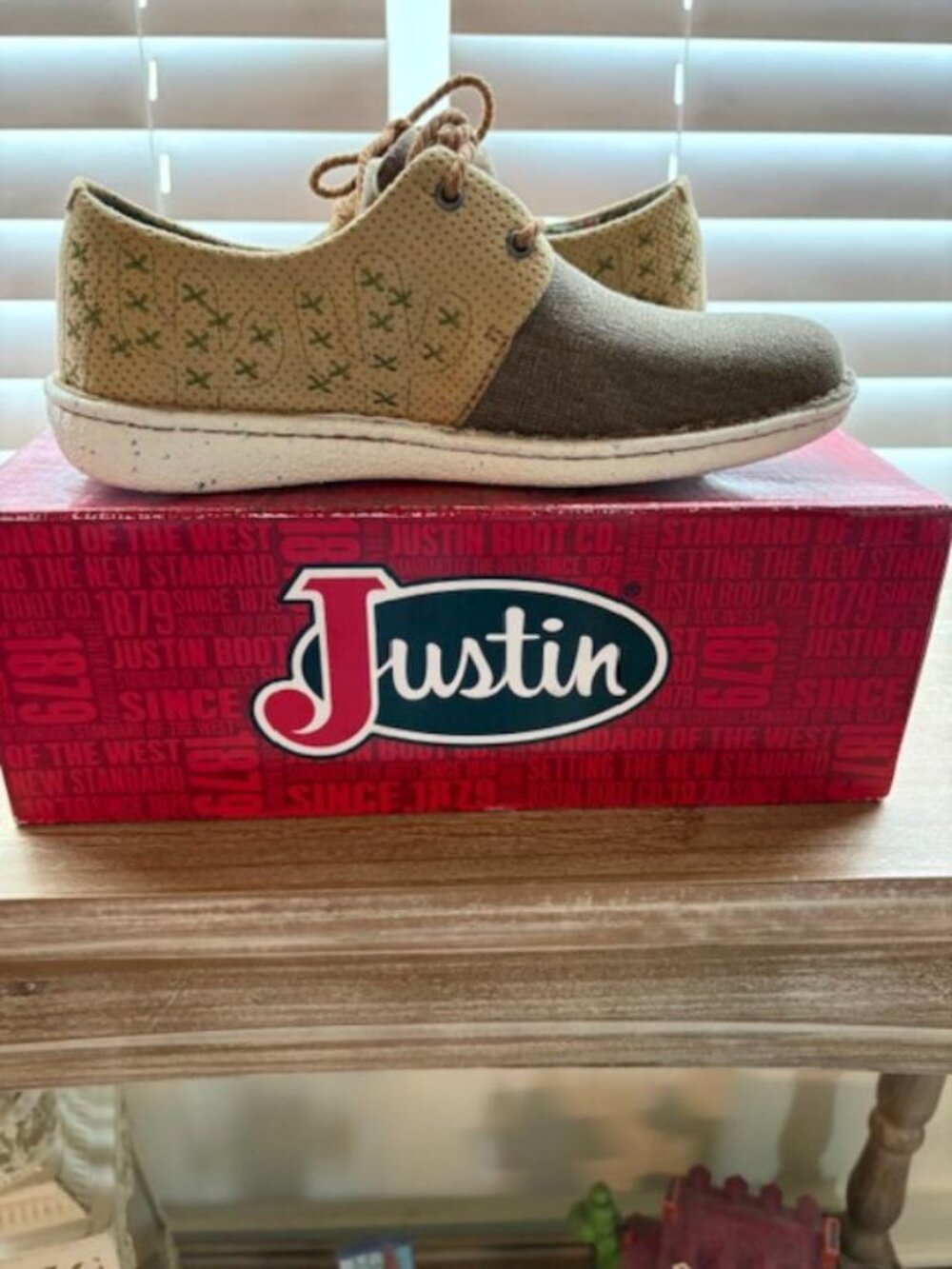 Women's Justin CAC-Tie Casual Lace up shoes Tan Lightweight Canvas Size 6M New